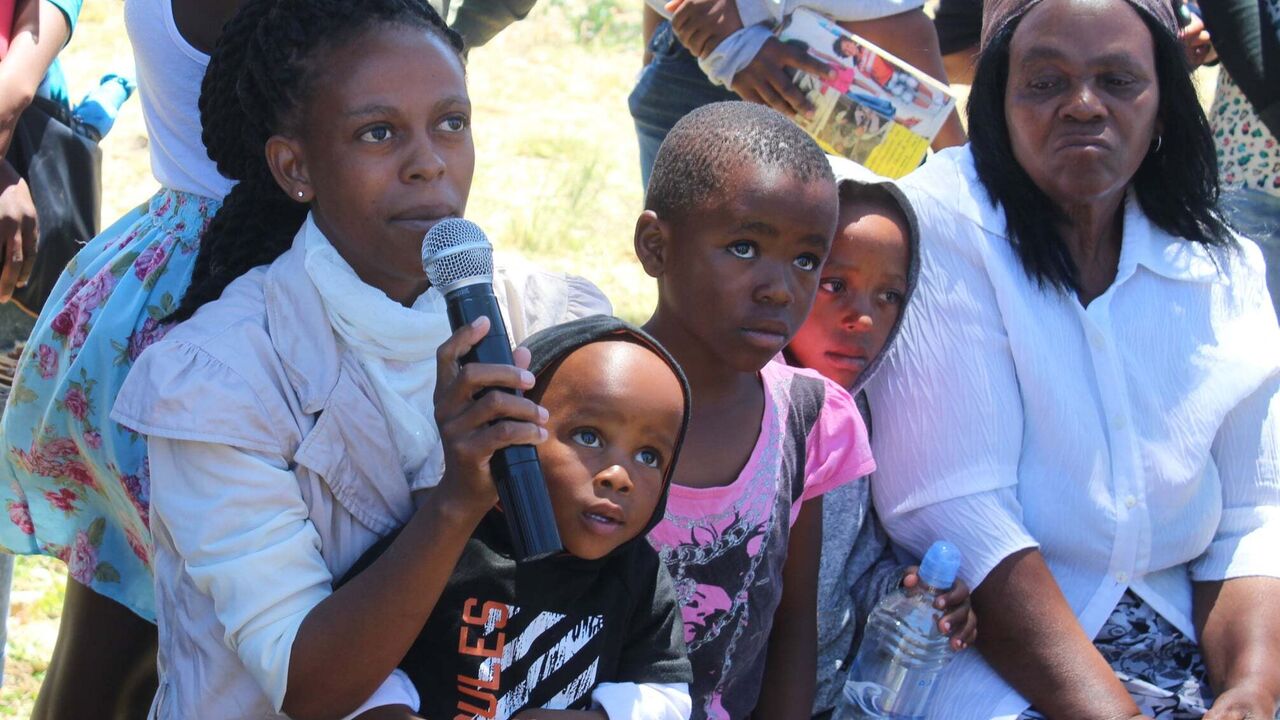 Phuthiatsana Community Council