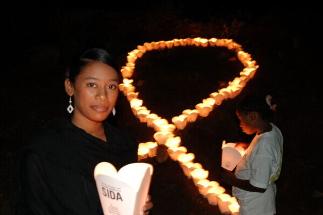 Candle Light Hiv and Aids Mauritius DP 2009 600x398
