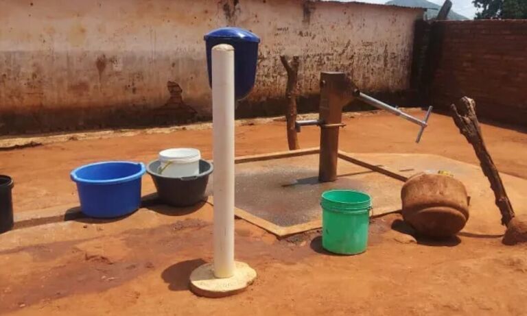 Malawi: Chlorine dispensers ease women’s caregiving burden