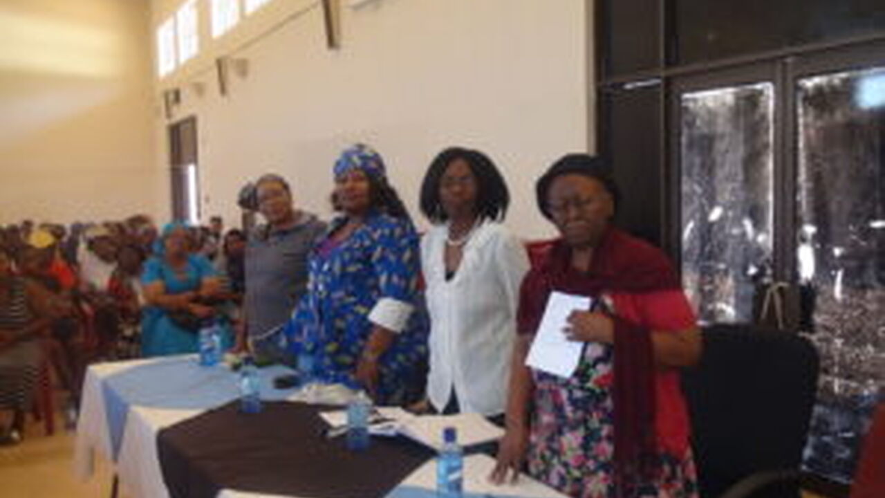 Botswana_Emporing wome
