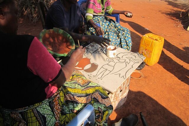 Les femmes artistes peintres du village MAKWACHA