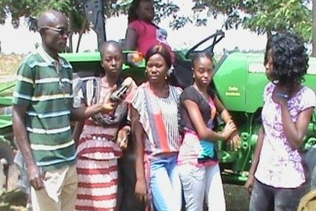 Les tractoristes se recrutent parmi les étudiantes de la faculté de l ’agronomie de l ’Université de Bandundu
