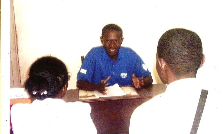 FIAROVANA NY ZON'NY VEHIVAVY SY ANKIZY AMIN'NY LAFIN'NY LALANA